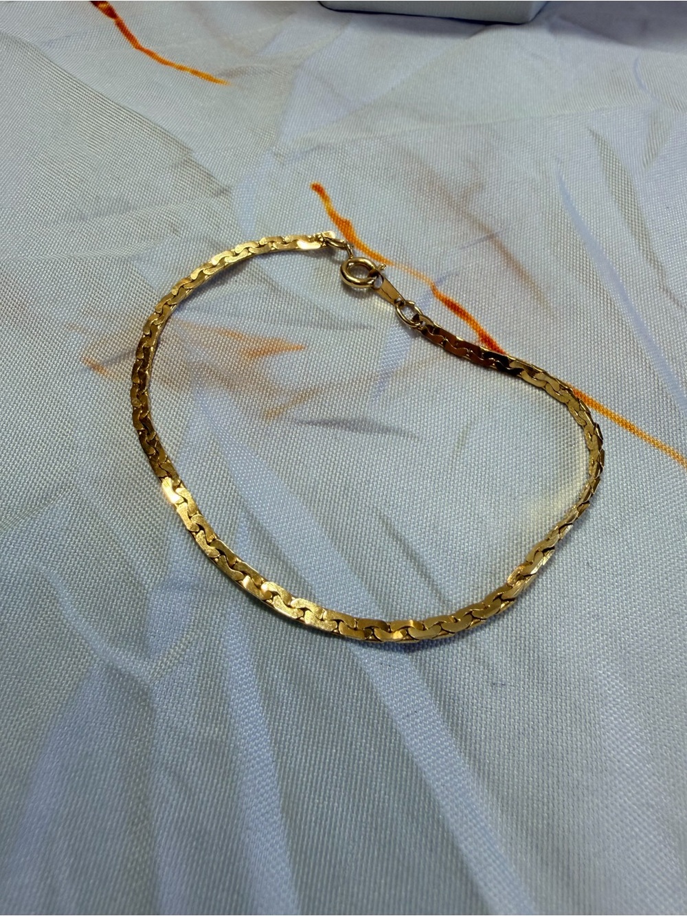 Gold tone bracelet